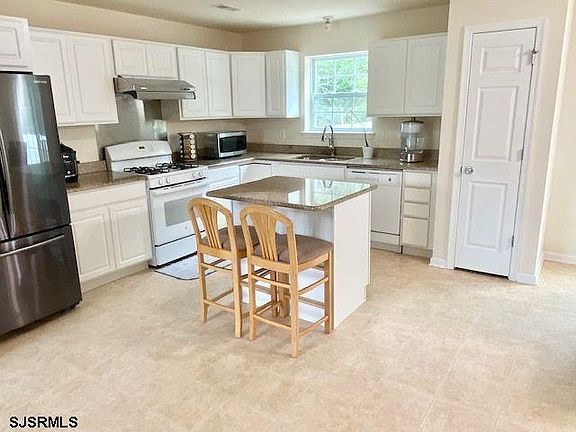 5th image of 348 Maria Loretta Ln