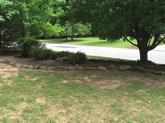 4th image of 289 River Chase Dr