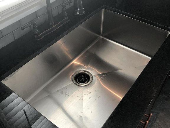 4th image of 3913 Garfield Ave