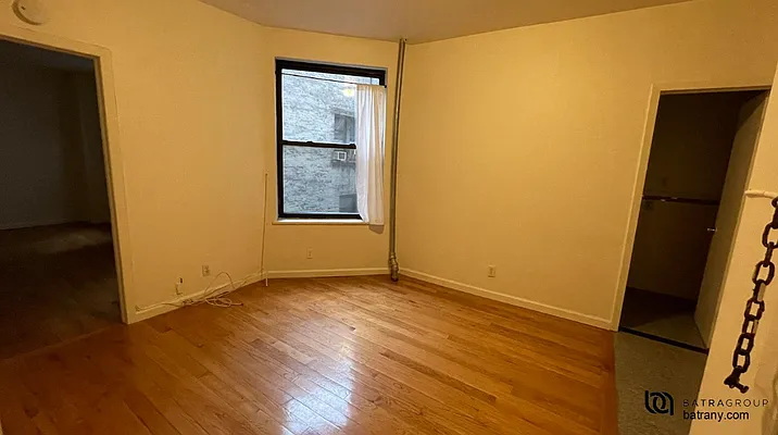 Rented by Batra Group Inc | media 19