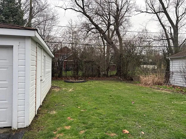 2223 Hawthorne Rd — Photo 28
