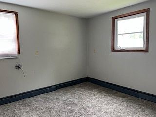 5th image of 1021 W Clark St #19