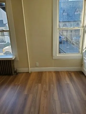 Sunny, bright bedroom 3