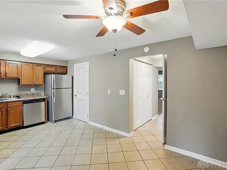 765 Clareridge Ln — Photo 15