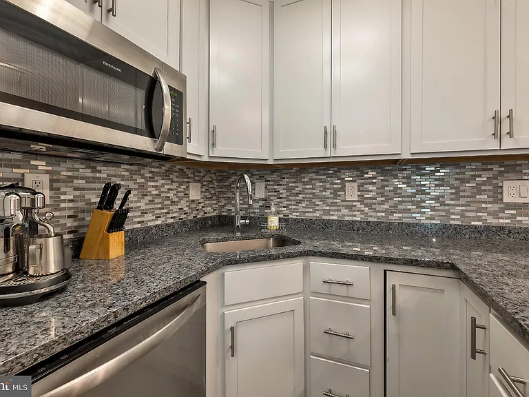 2201 L St NW #217 — Photo 8