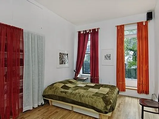 Sold by Corcoran | media 21