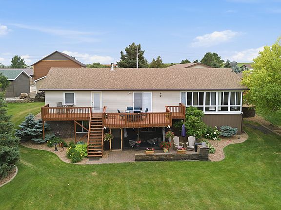 3rd image of 115 Shore Dr