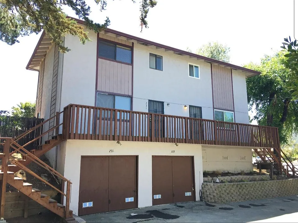 229 Arana Dr