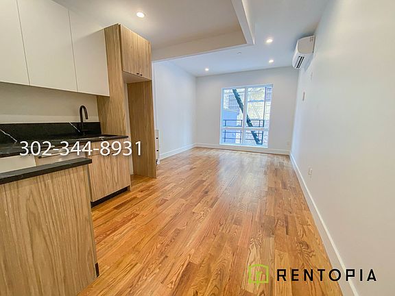 4th image of 61 Montrose Ave #203