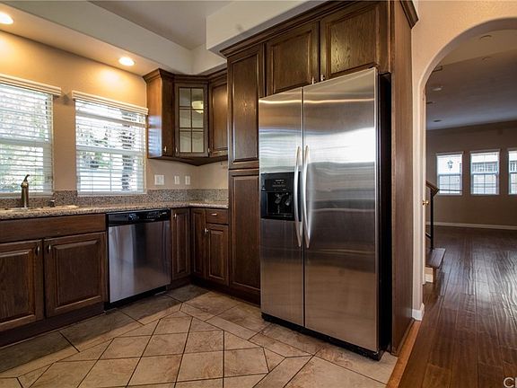 4th image of 11542 216th St Unit 2