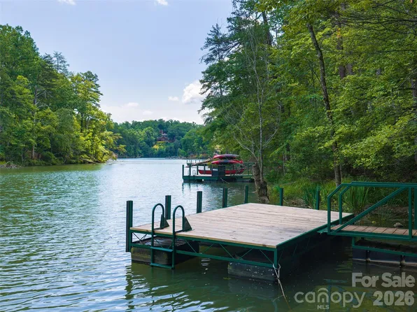 14 Parkway North Rd, Mill Spring, NC 28756