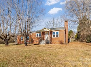 802 Saint Marys Church Rd, Morganton, NC 28655