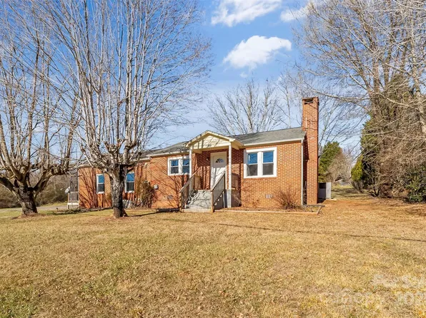 802 Saint Marys Church Rd, Morganton, NC 28655