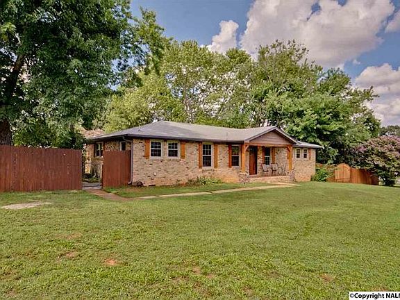 5th image of 6402 Robinhood Ln NW