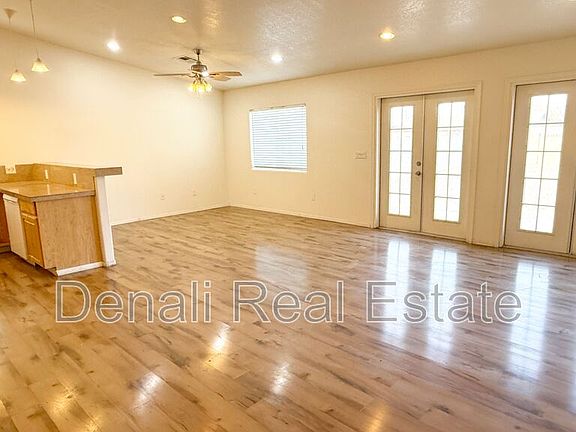 3rd image of 2506 E Randall Dr