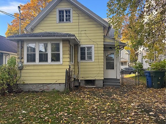 3rd image of 686 Seward St