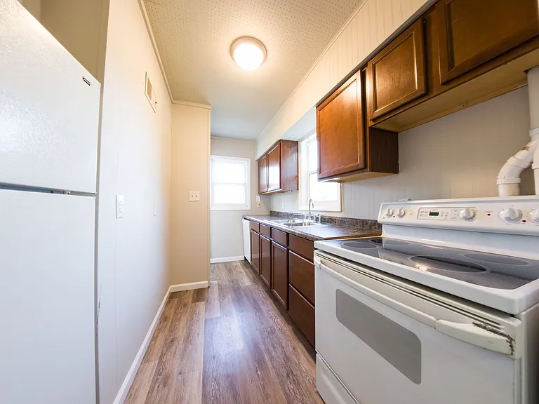 302 Porter Ave — Photo 12