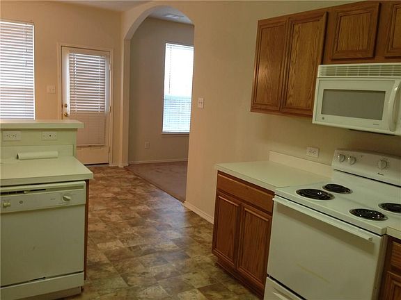5th image of 2737 Mountain Lion Dr