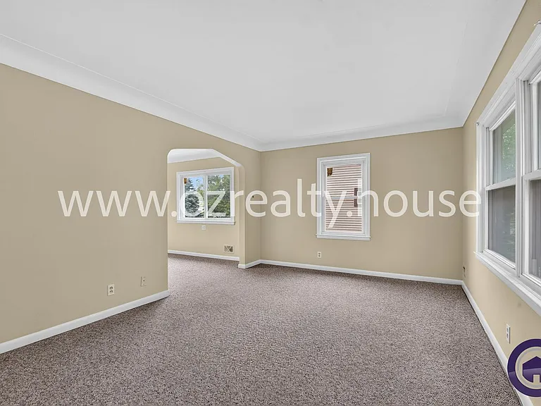 1630 Eleanor Ave — Photo 3