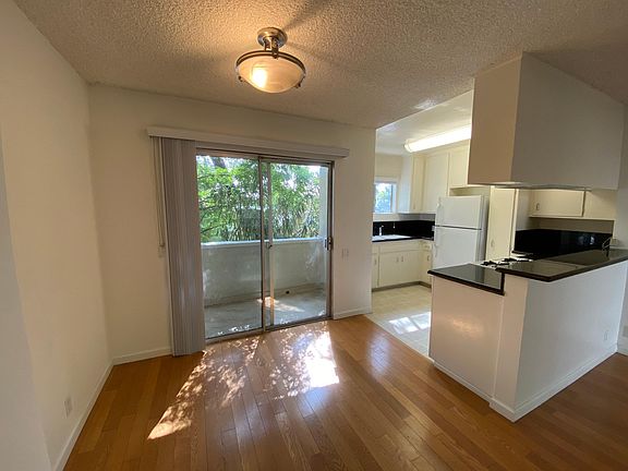 5th image of 1339 Federal Ave APT 4