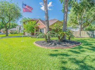 1911 Coronado St, Friendswood, TX 77546