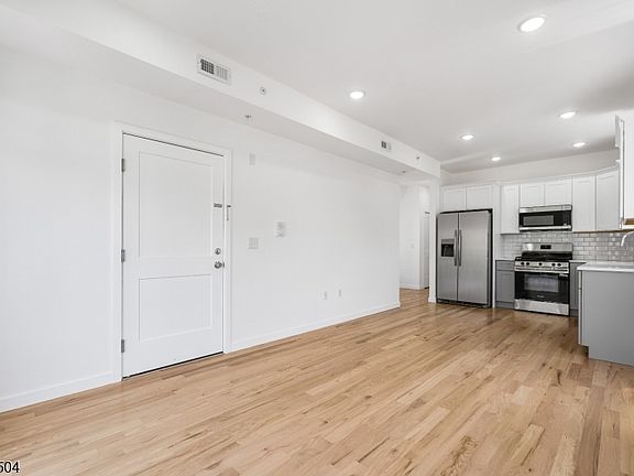 2nd image of 713 South 11th St