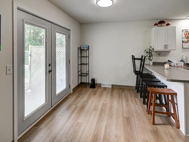 2305 McKenna Blvd — Photo 12