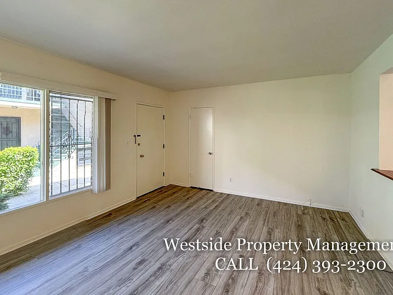 145 N La Peer Dr #1 — Photo 3