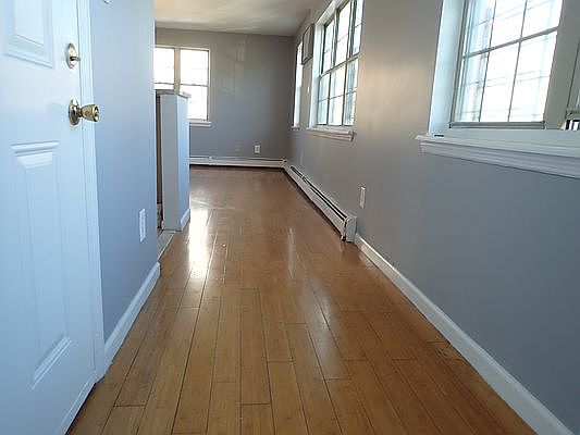 4th image of 332 Saratoga Ave Floor 3