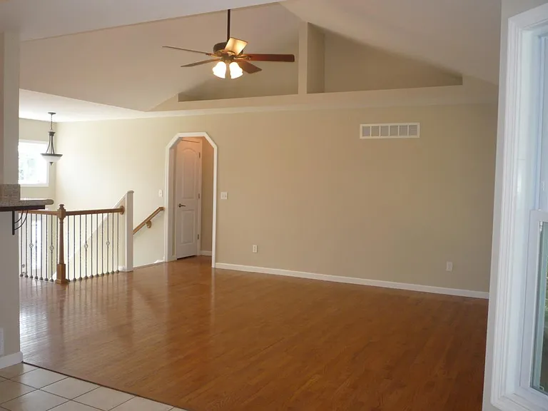 19 Westminster Ln — Photo 16