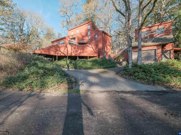 114 Holloway Hts, Brownsville, OR 97327