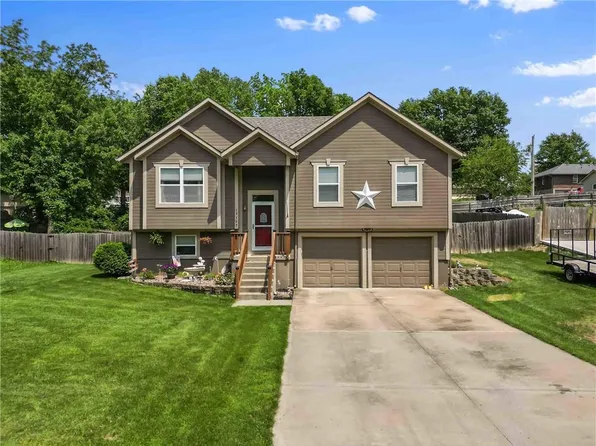 17107 Barr Ave, Holt, MO 64048