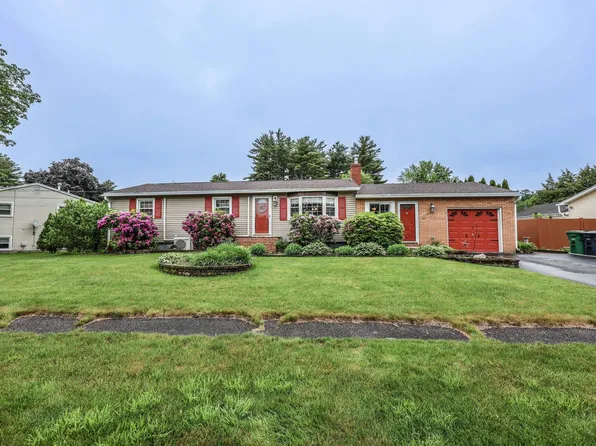 14 Bramble Drive, Nashua, NH 03062-3106