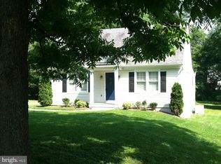 9327 Old Burke Lake Rd, Burke, VA 22015