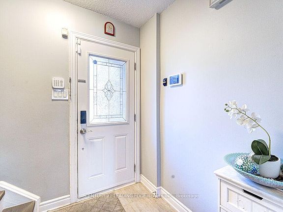 2nd image of 1552 Lancaster Dr #56