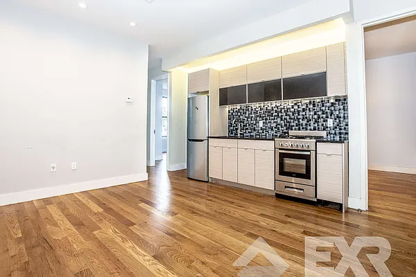 Rented by EXR | media 28