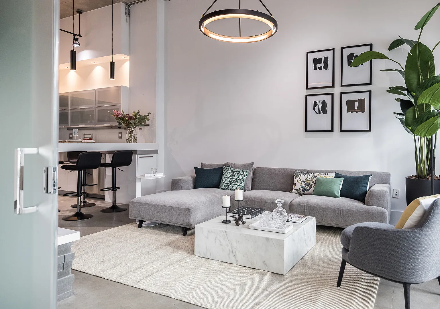 Renovated luxury loft apartment for rent in Edgewater — Photo 2