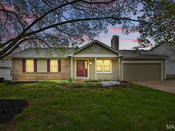 5857 Walnut Creek Blvd, Saint Charles, MO 63304