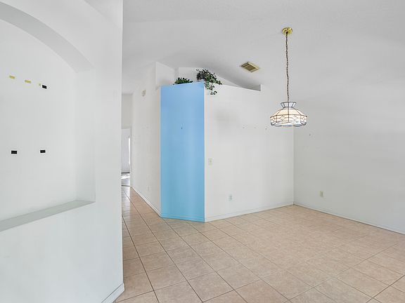 3rd image of 8238 Maidencane Place