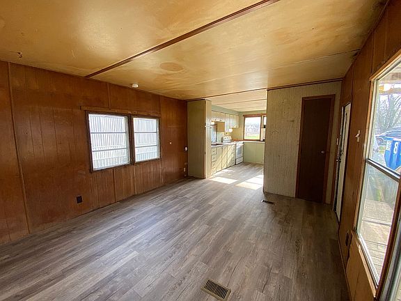 3rd image of 128 S Taylor Ave