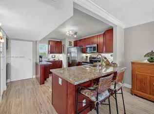 Dorsey Arms Condo, Hallandale Beach, FL 33009