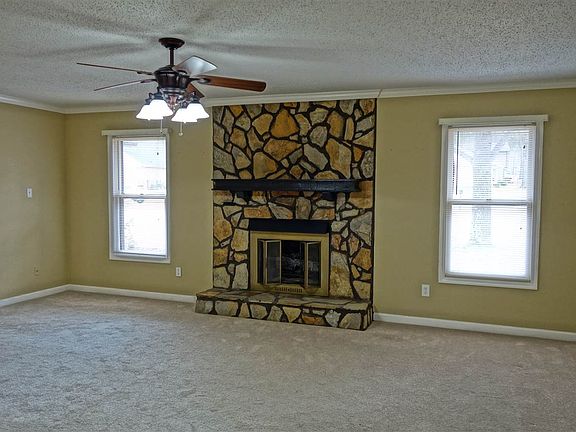 2nd image of 1202 Bush Dr SE