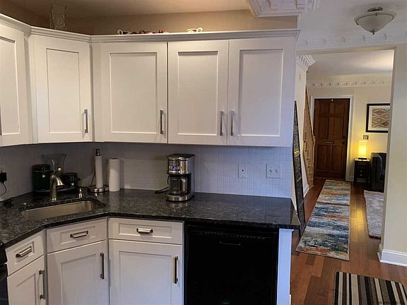 5th image of 58 Court St