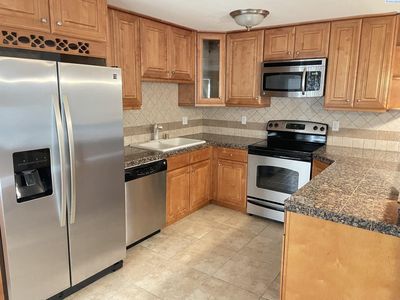 526 S 40th Ave APT A203, West Richland, WA, 99353