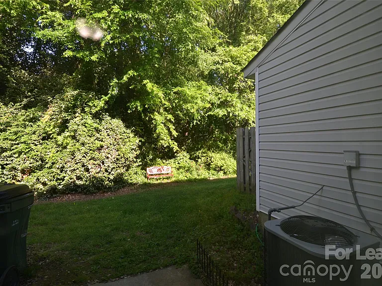 7539 Petrea Ln — Photo 23