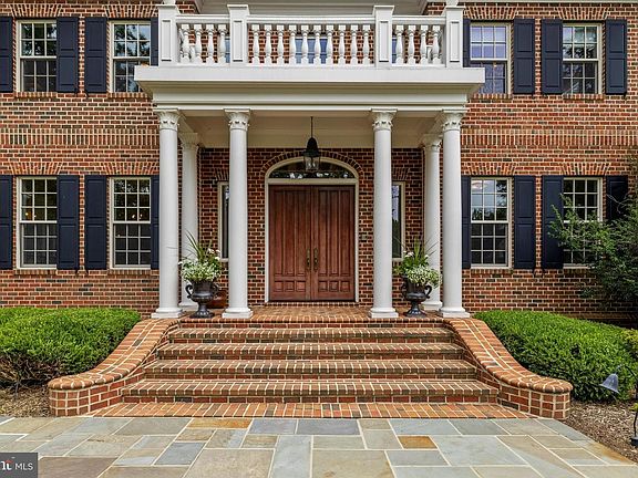 5th image of 2605 Chestnut Woods Ct