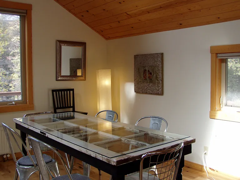 Dining area. Not the current furnishings if rented furnished