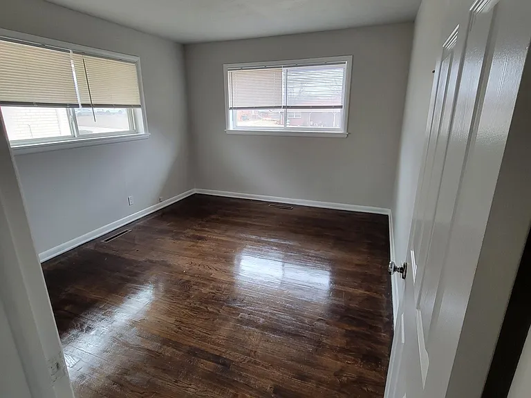 4726 Dartmouth Dr — Photo 9