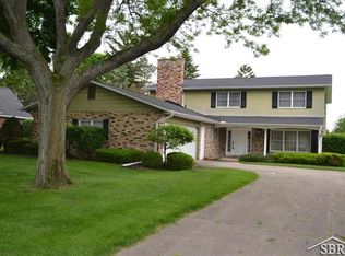 471 Canterbury Dr, Saginaw, MI
