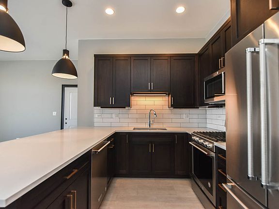 2nd image of 4326 N Ashland Ave APT 2